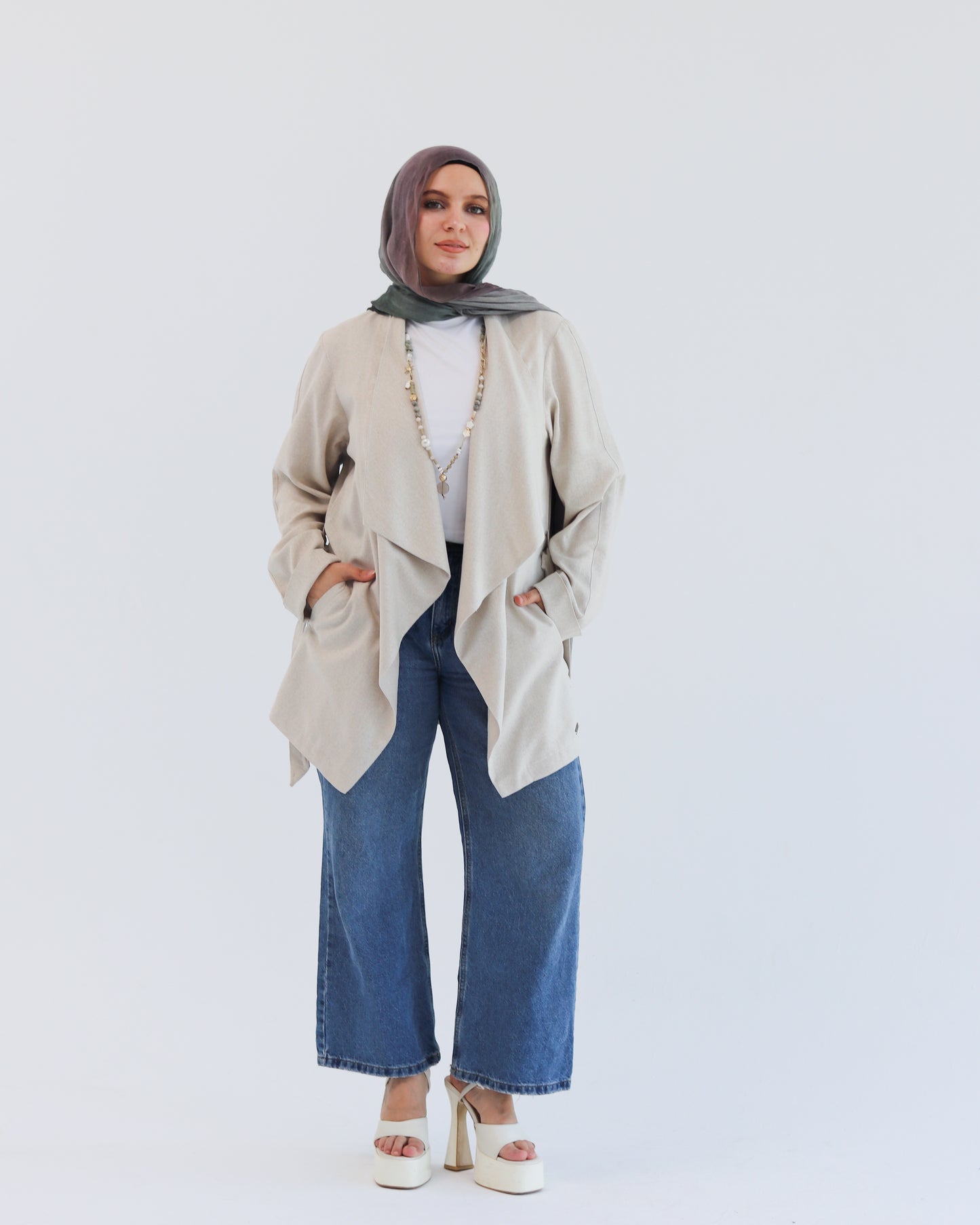 Linen cardigan in beige