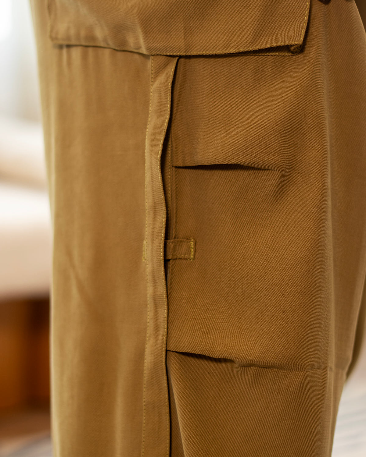 Cargo pants in Cumin