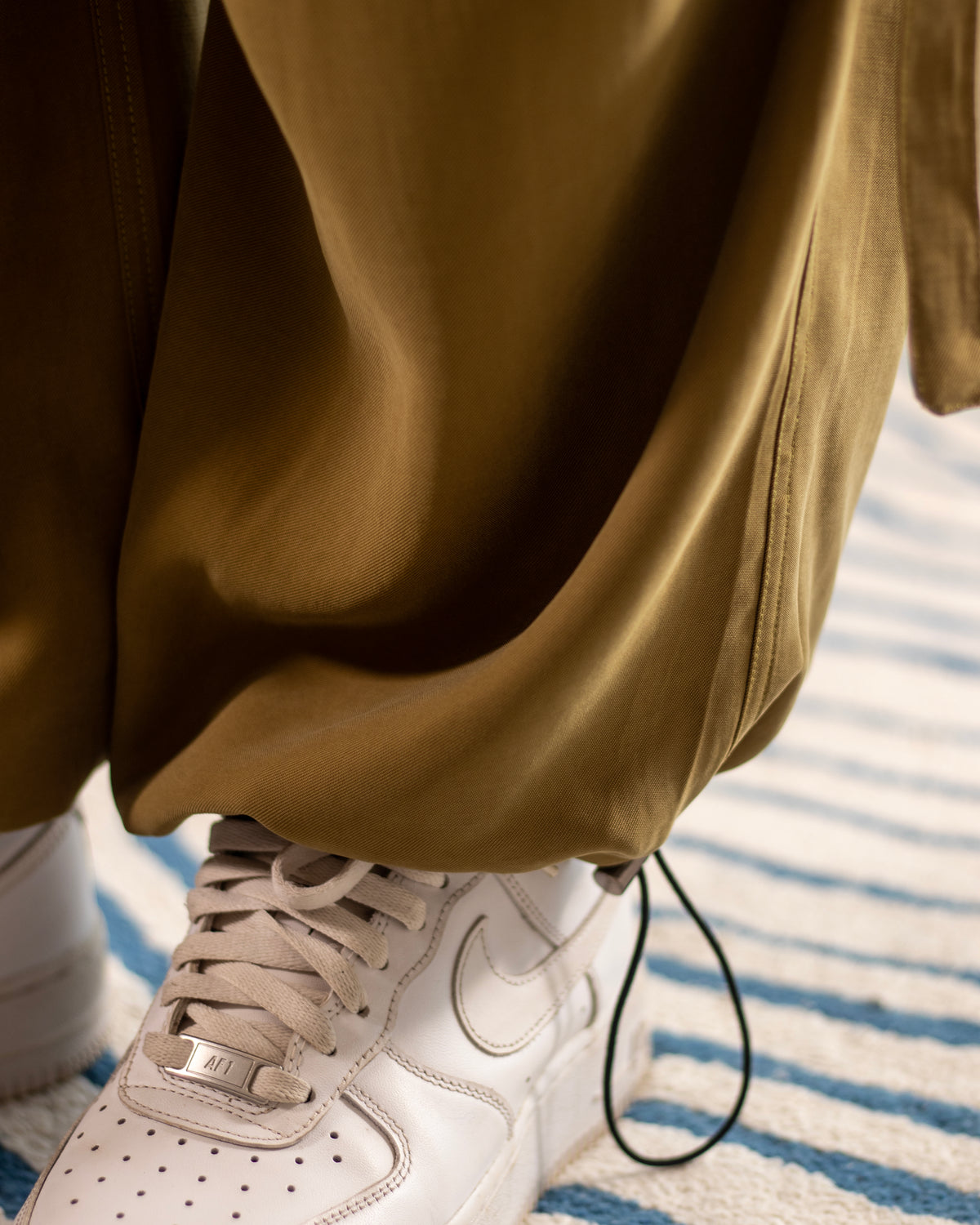 Cargo pants in Cumin