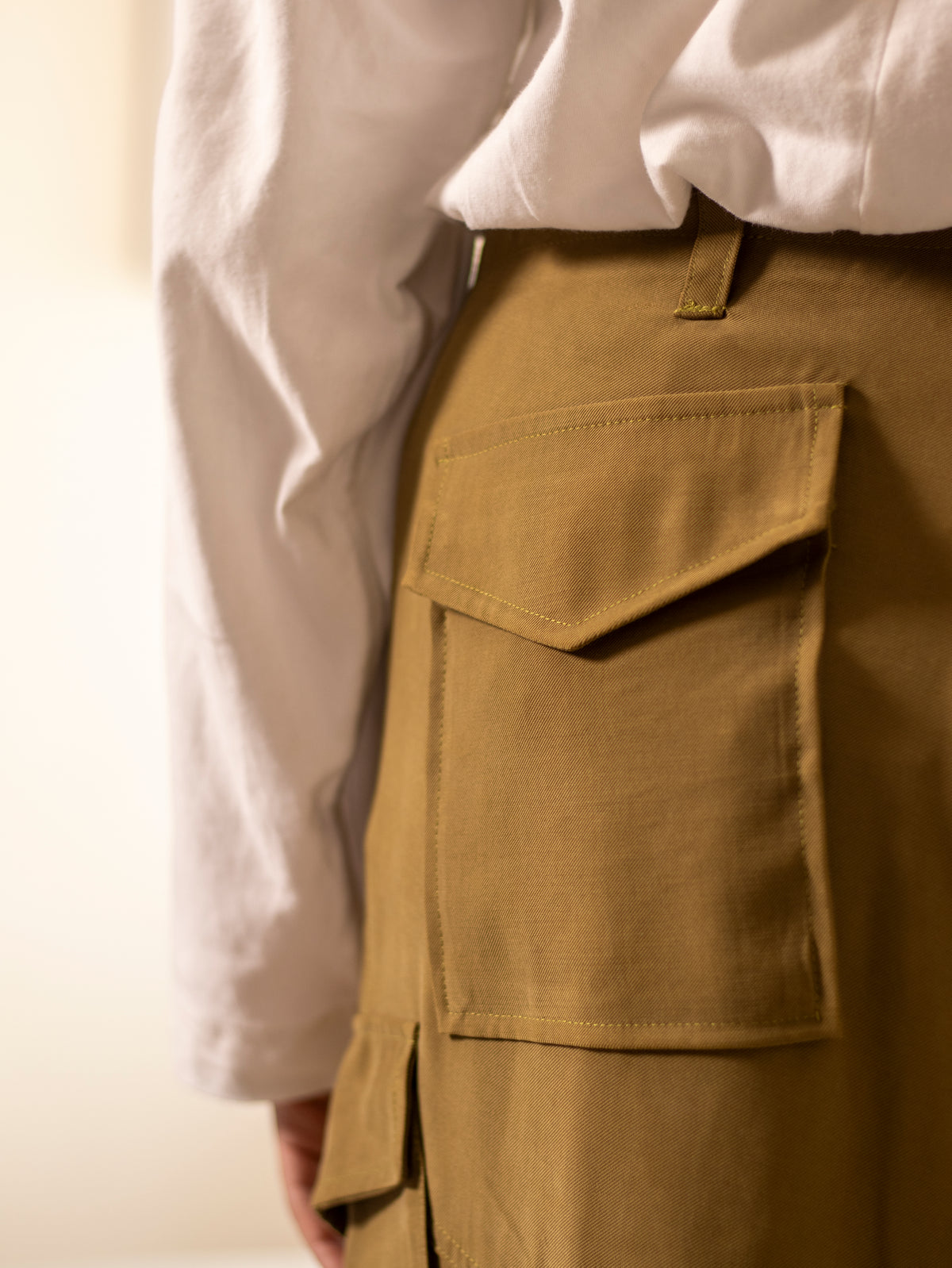 Cargo pants in Cumin