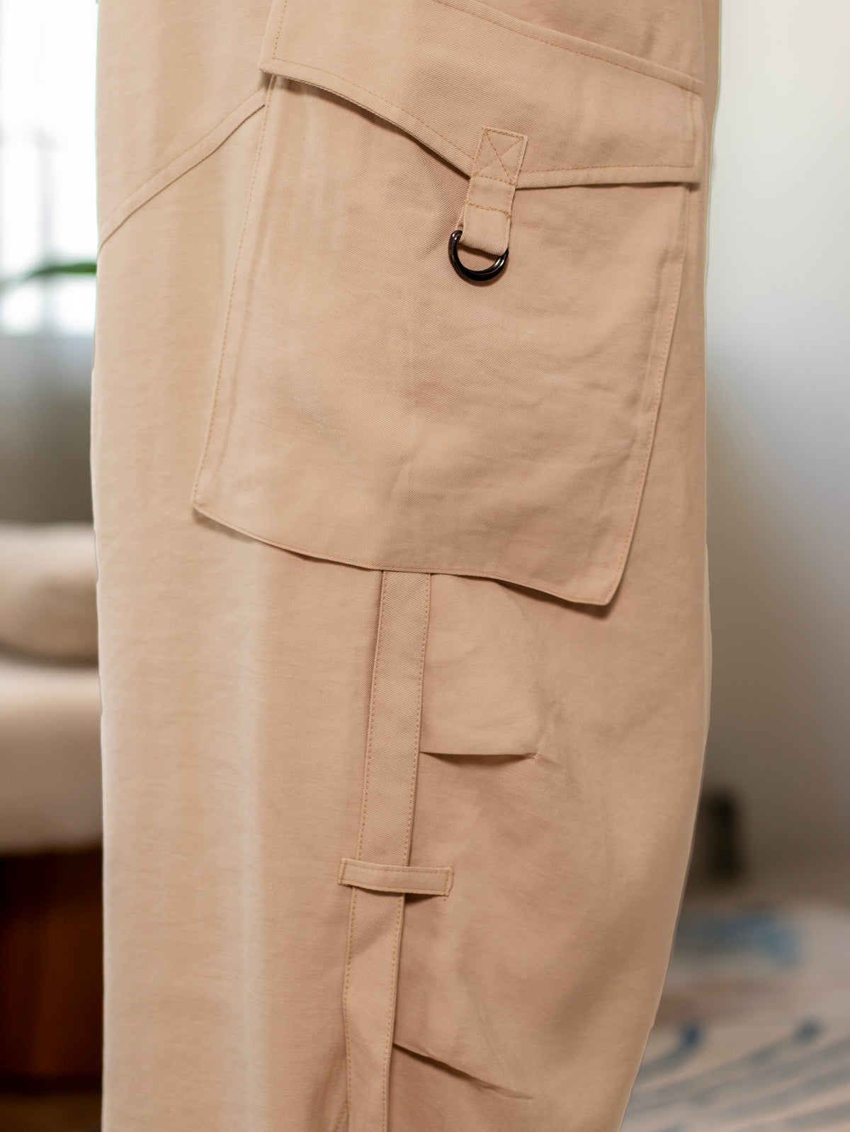 Cargo pants in cream
