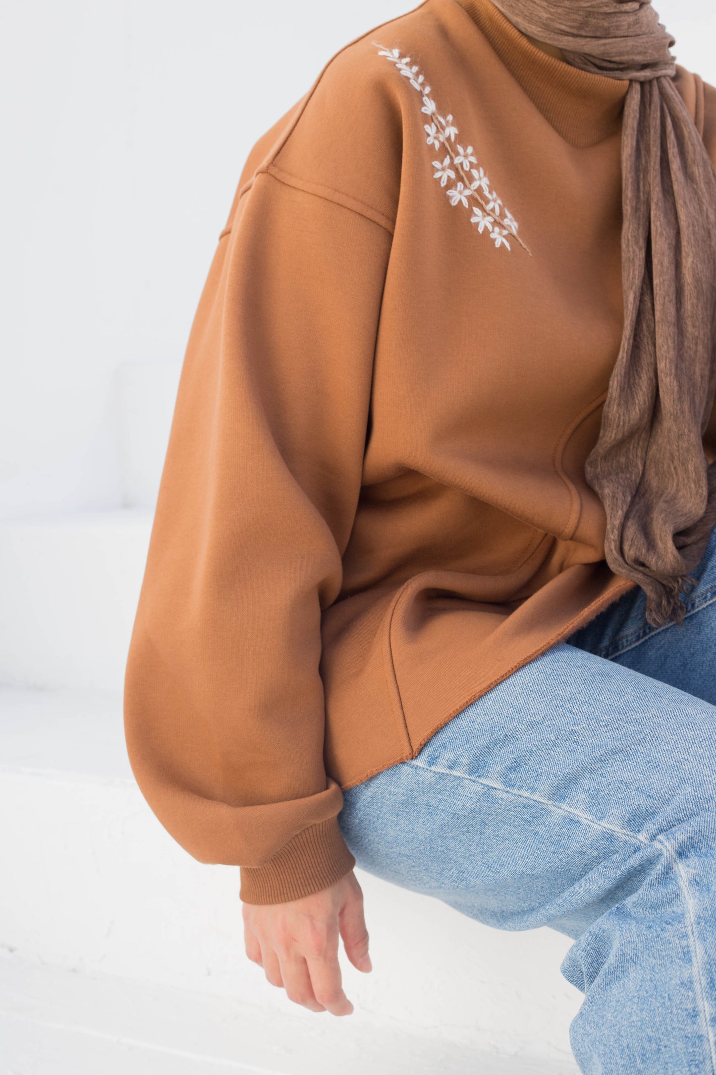 Blossom sweatshirt in brown