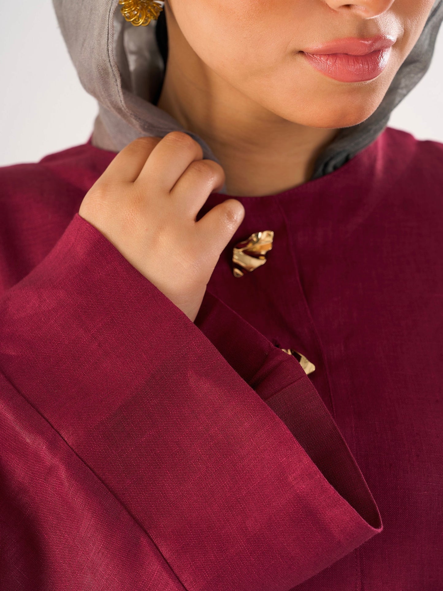 Divine Blouse in dark Maroon