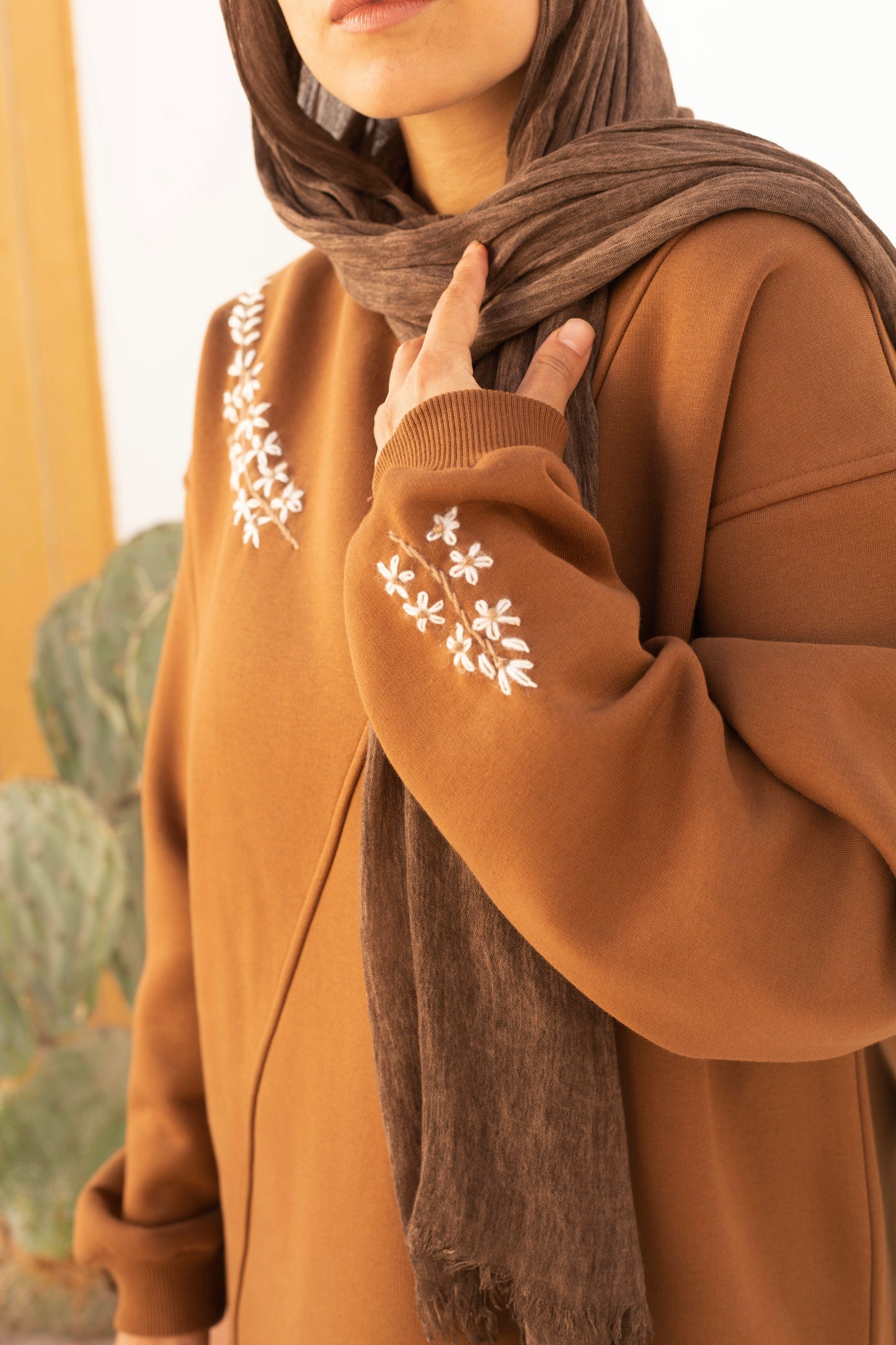 Blossom sweatshirt in brown