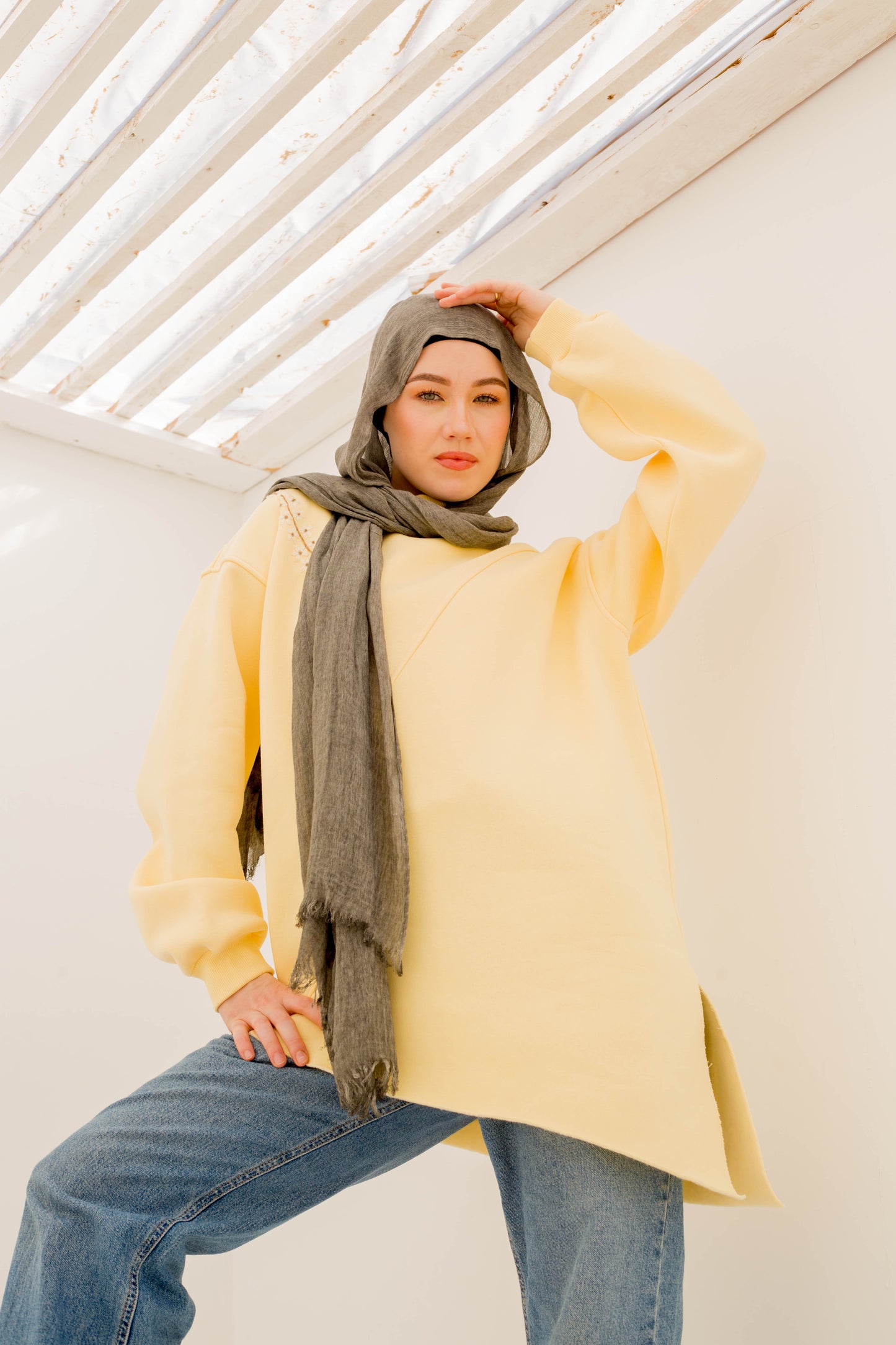 Blossom sweatshirt in butter yellow