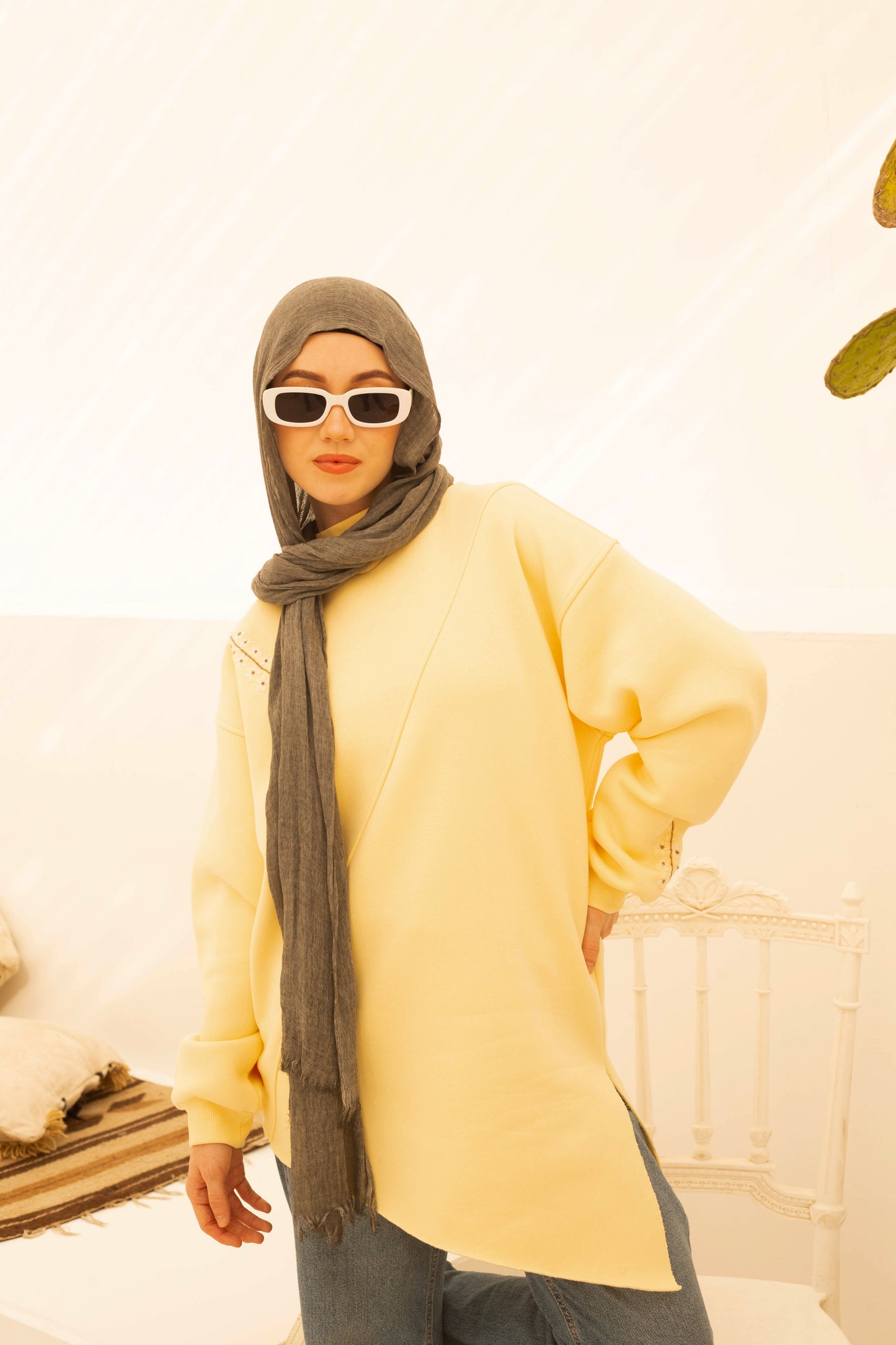 Blossom sweatshirt in butter yellow