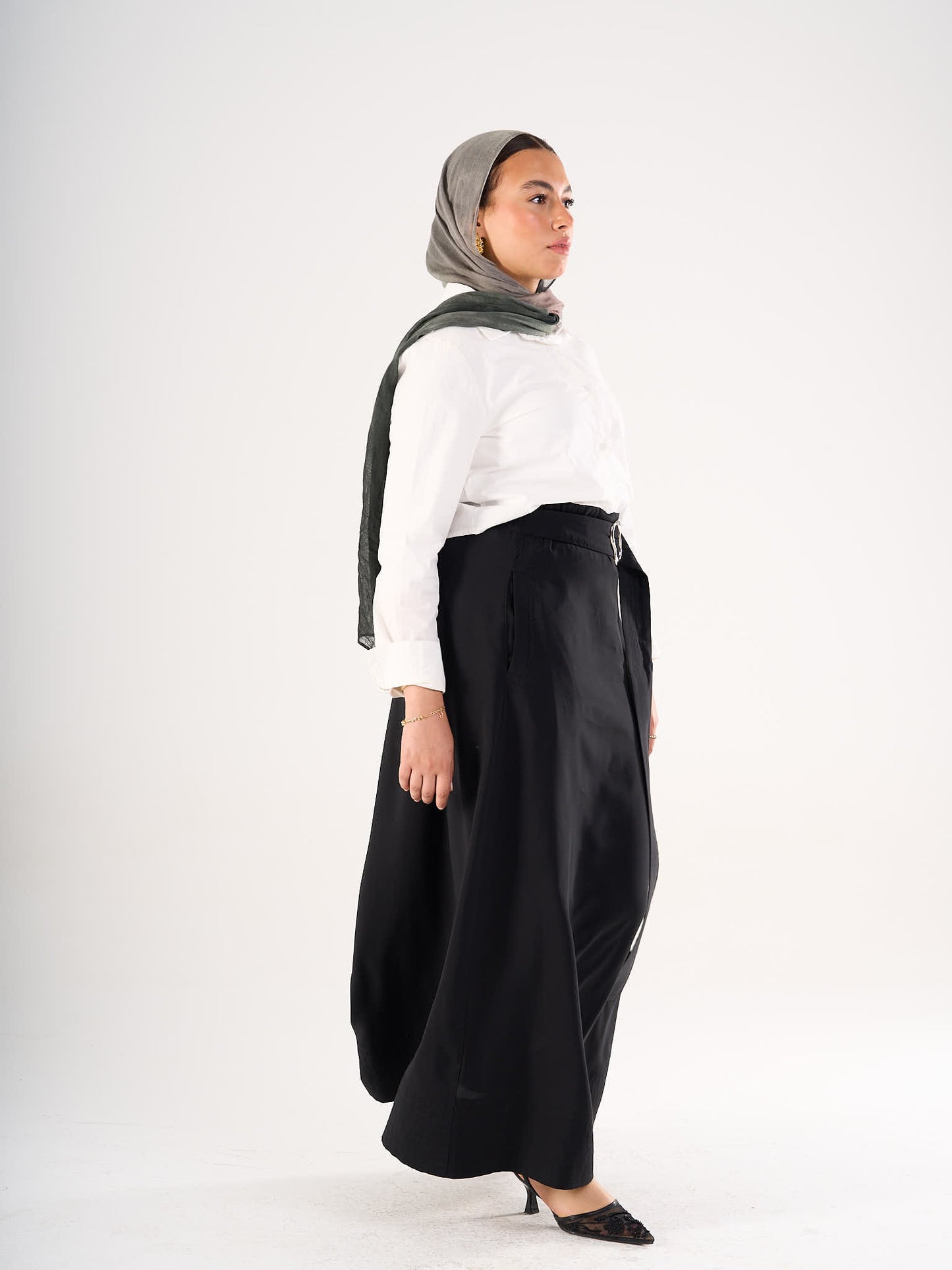 Airy Skirt in Black
